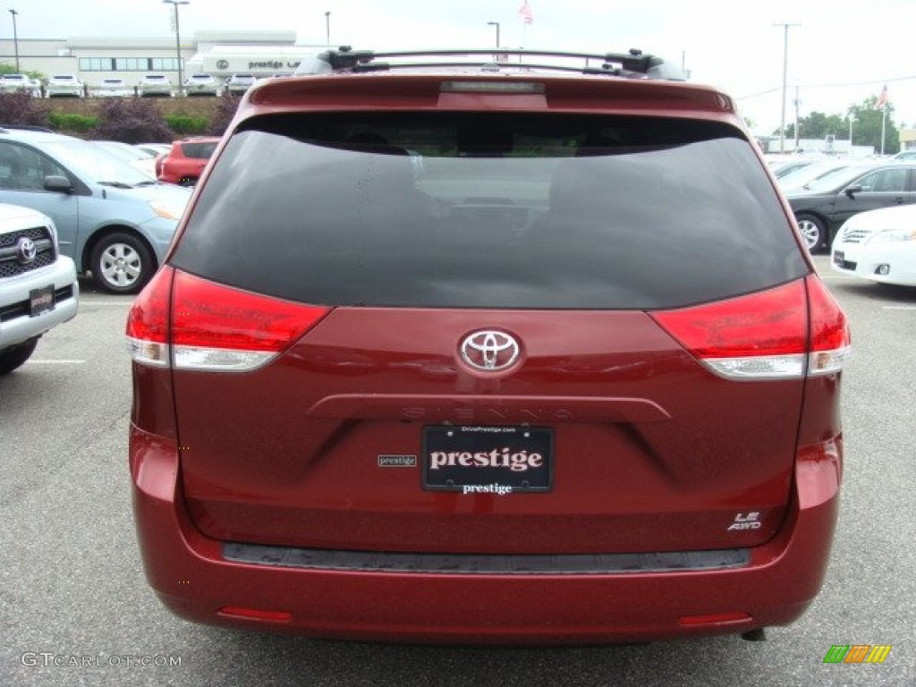 2011 Sienna LE AWD - Salsa Red Pearl / Light Gray photo #5