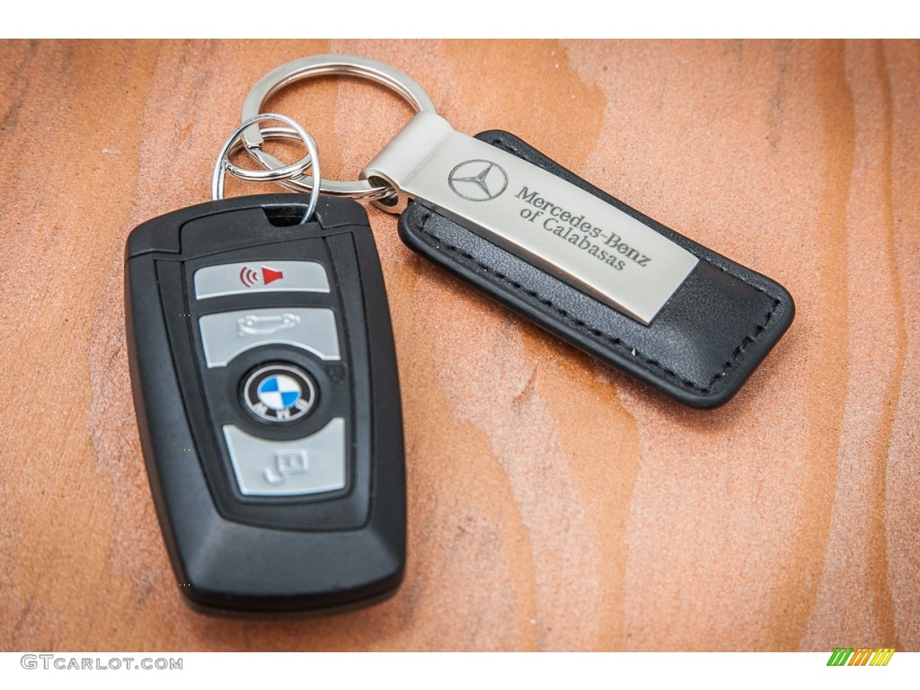 2013 BMW 3 Series 335i Sedan Keys Photos