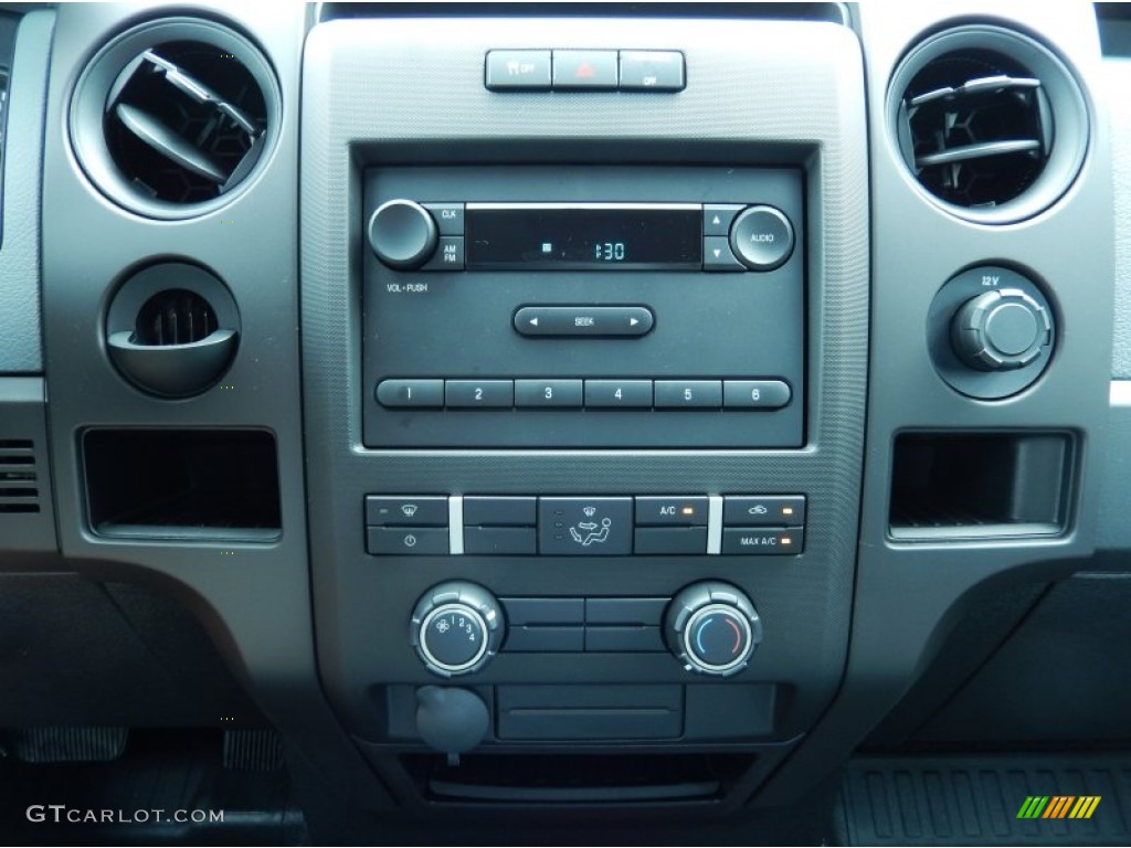 2013 Ford F150 XL Regular Cab Controls Photo #82972217