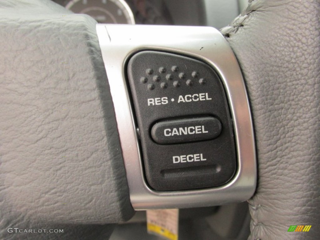 2007 Jeep Liberty Limited 4x4 Controls Photo #82972304