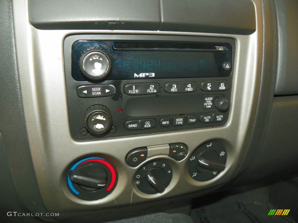 2005 Chevrolet Colorado LS Crew Cab Controls Photo #82975541