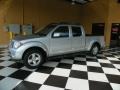 2007 Radiant Silver Nissan Frontier LE Crew Cab 4x4  photo #3