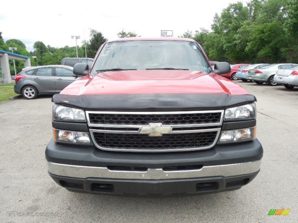 2007 Silverado 1500 Classic LS Extended Cab 4x4 - Victory Red / Dark Charcoal photo #10