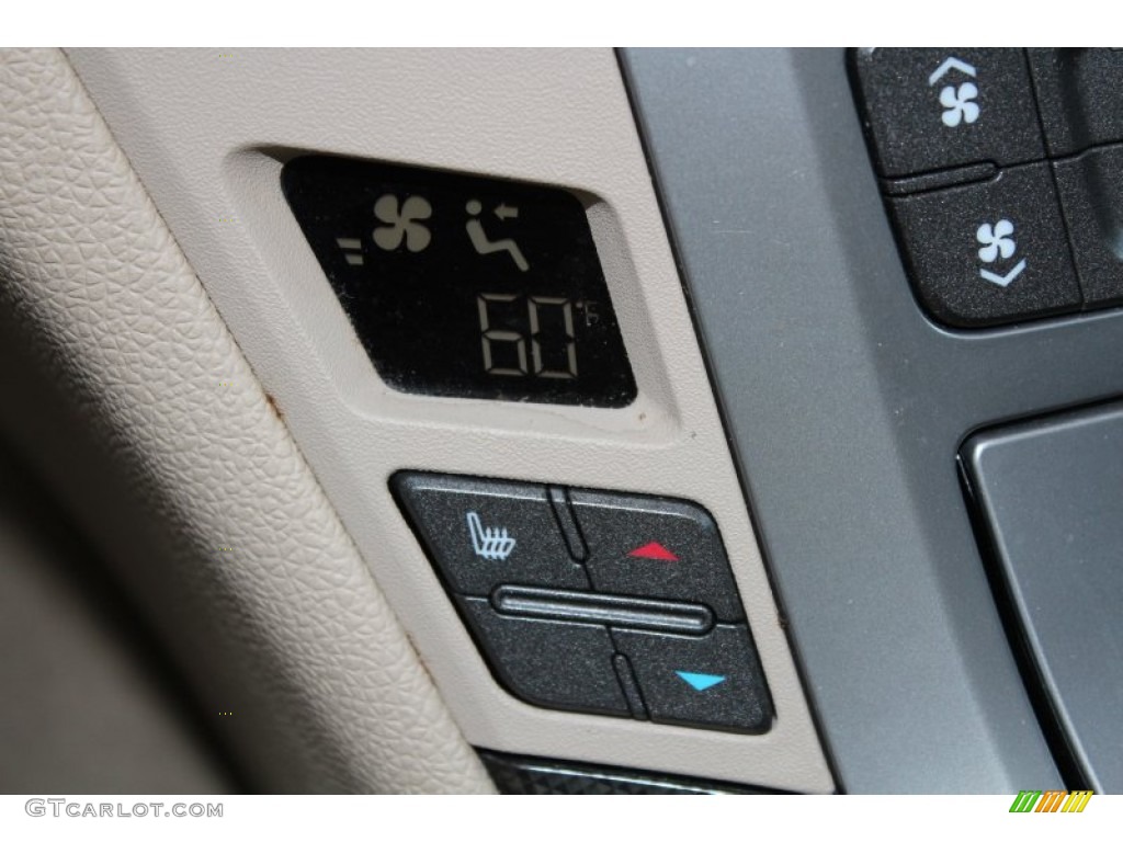 2010 Cadillac CTS 3.0 Sedan Controls Photo #82979224
