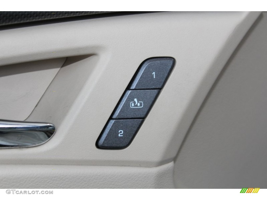 2010 Cadillac CTS 3.0 Sedan Controls Photo #82979266