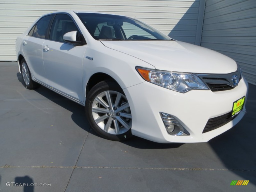 2013 Camry Hybrid XLE - Super White / Light Gray photo #1