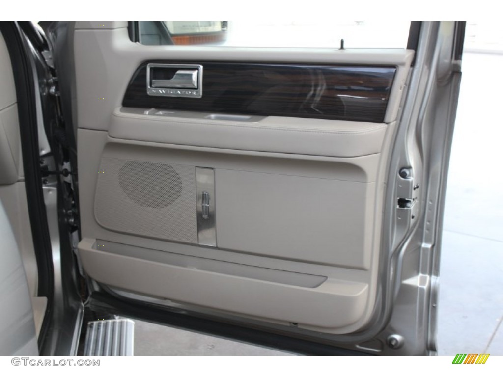 2008 Lincoln Navigator Luxury Stone/Charcoal Black Door Panel Photo #82981622