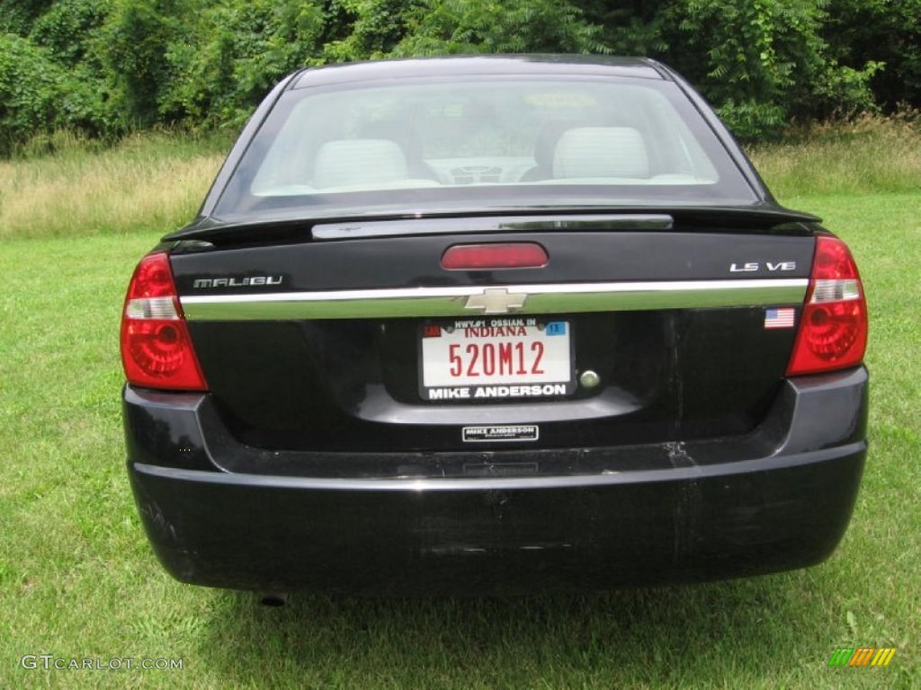 2005 Malibu LS V6 Sedan - Black / Gray photo #17