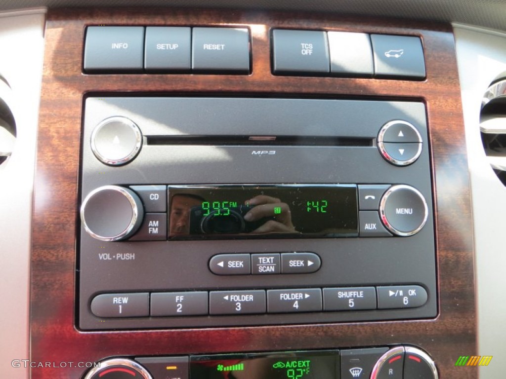 2013 Expedition XLT - Ruby Red / Camel photo #30