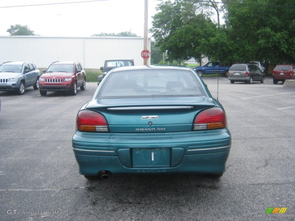 1997 Grand Am SE Sedan - Medium Green Blue Metallic / Taupe photo #4
