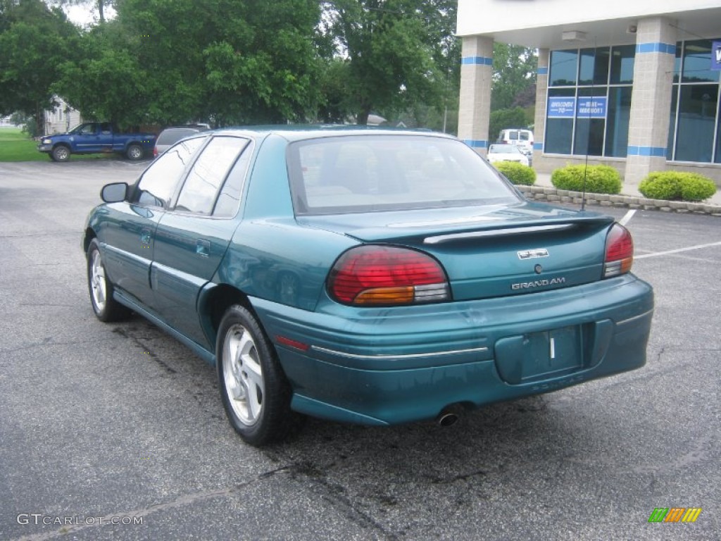 1997 Grand Am SE Sedan - Medium Green Blue Metallic / Taupe photo #5