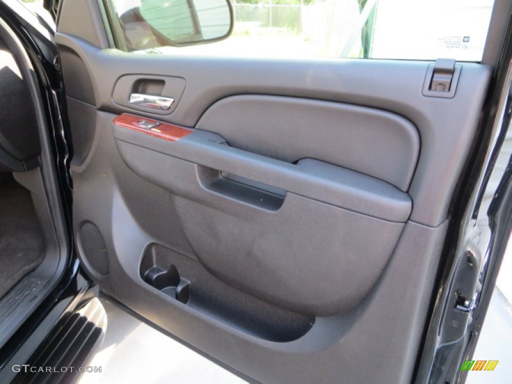 2013 Chevrolet Avalanche LS Door Panel Photos