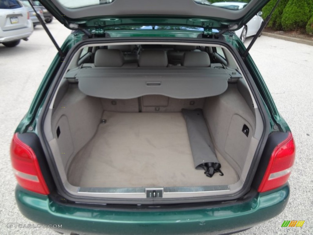 2000 Audi A4 1.8T quattro Avant Trunk Photos