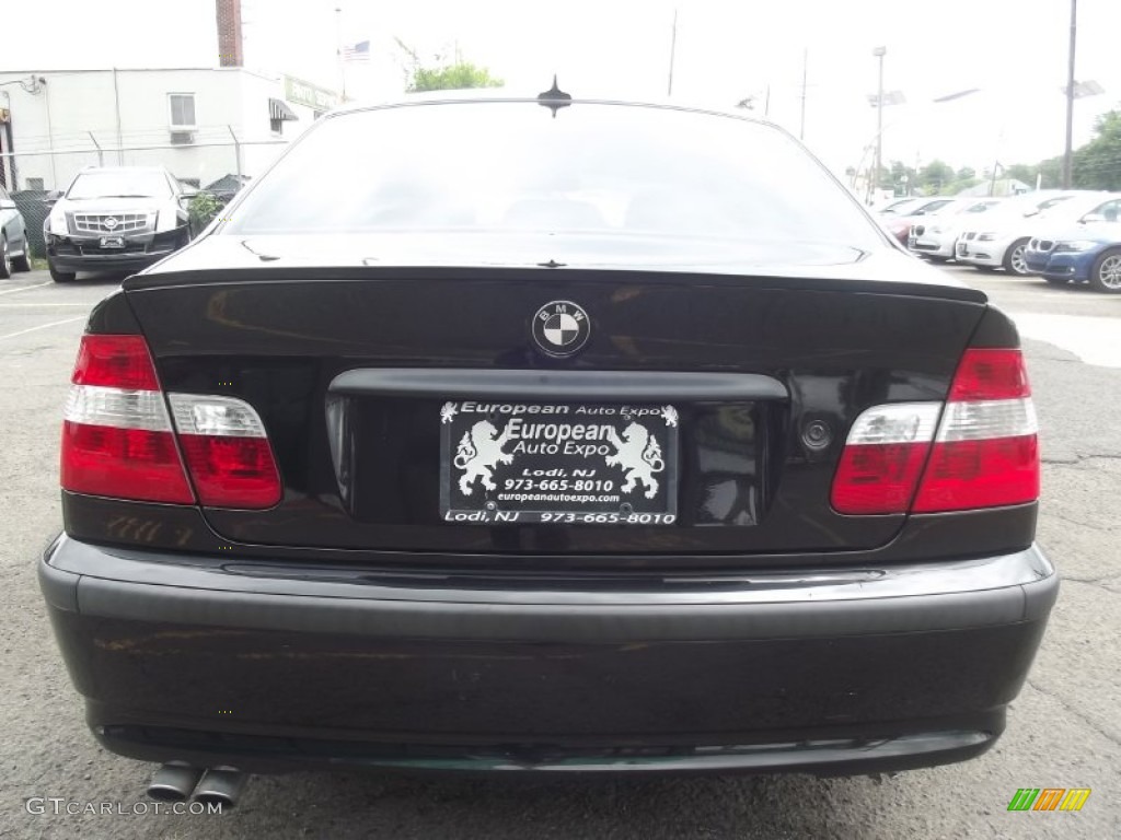 2005 3 Series 325i Sedan - Black Sapphire Metallic / Black photo #5