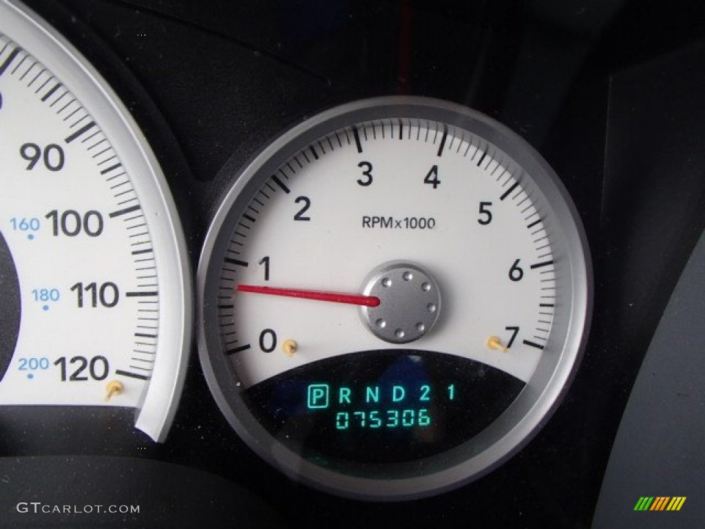 2005 Durango Limited 4x4 - Bright Silver Metallic / Dark Khaki/Light Graystone photo #24