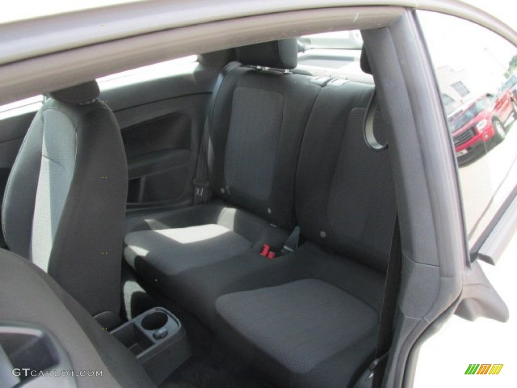 2012 Volkswagen Beetle 2.5L Rear Seat Photo #82990592