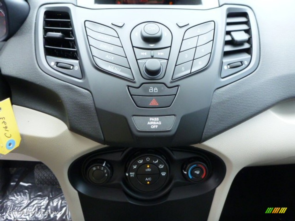 2013 Fiesta S Sedan - Ingot Silver / Charcoal Black/Light Stone photo #13