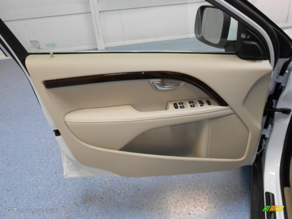 2013 Volvo XC70 3.2 AWD Sandstone Door Panel Photo #82992302
