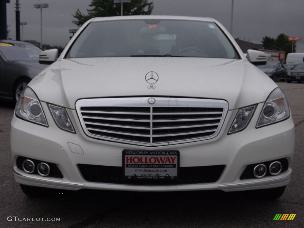 2010 E 350 4Matic Sedan - Arctic White / Black photo #2