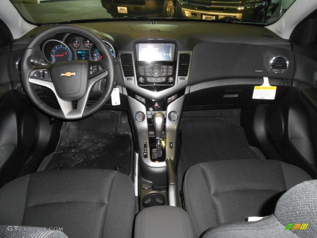 2014 Chevrolet Cruze LT Jet Black Dashboard Photo #82992920