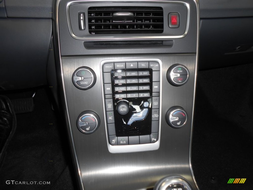 2013 Volvo S60 T6 AWD Controls Photo #82993167