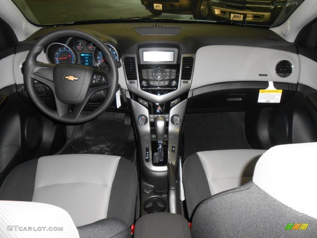 2014 Chevrolet Cruze LS Jet Black/Medium Titanium Dashboard Photo #82993250