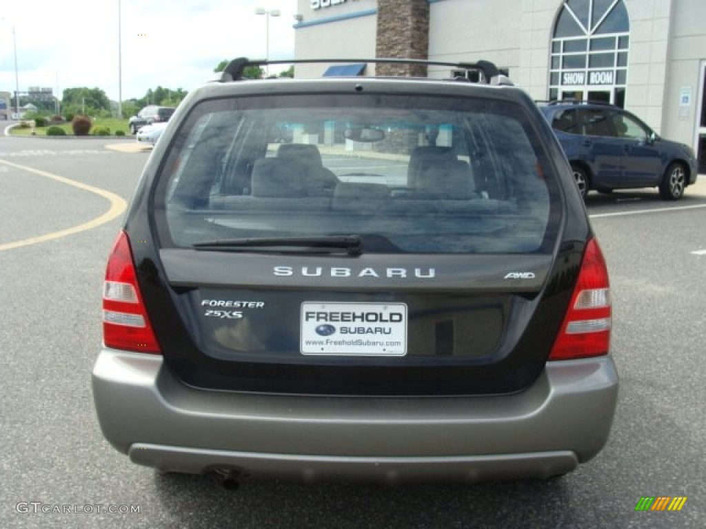 2004 Forester 2.5 XS - Java Black Pearl / Gray photo #5