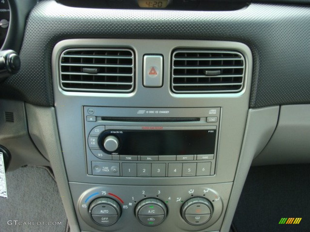 2004 Forester 2.5 XS - Java Black Pearl / Gray photo #13