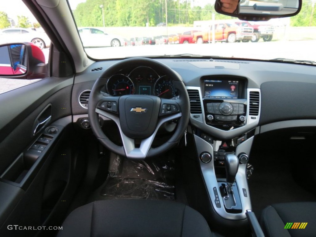 2014 Chevrolet Cruze LT Jet Black Dashboard Photo #82994791