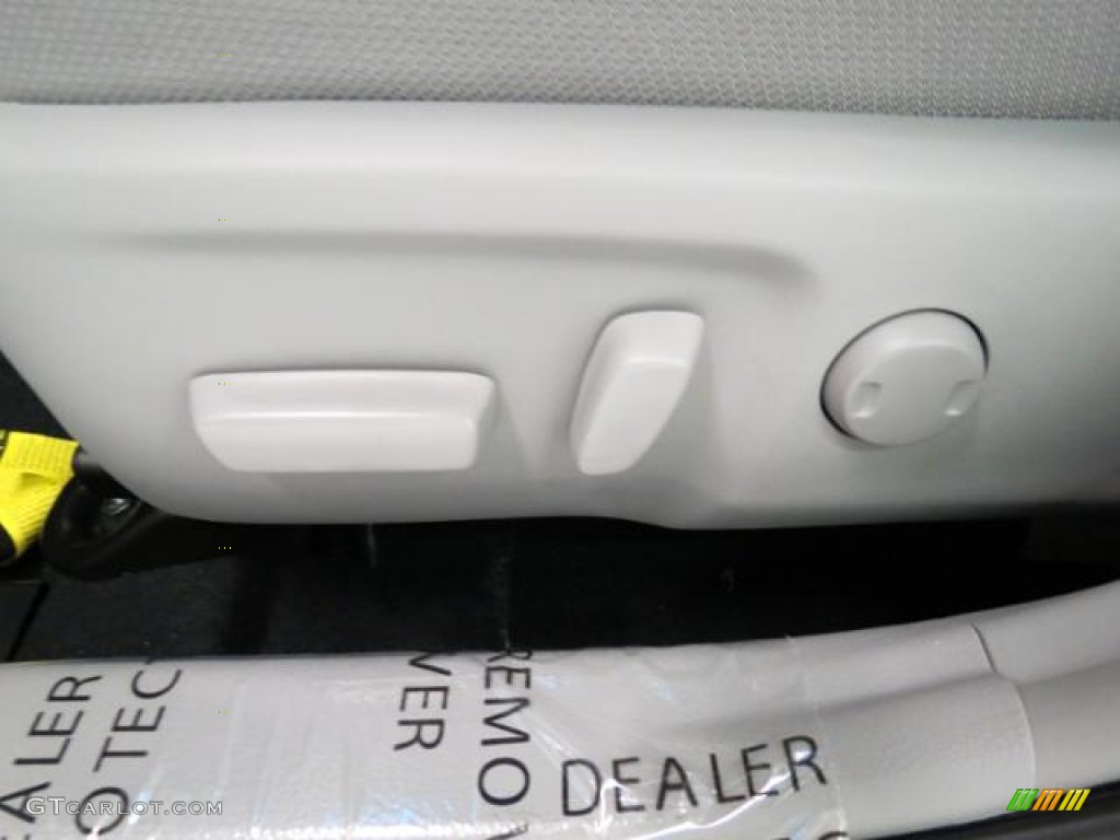 2013 Camry LE - Magnetic Gray Metallic / Ash photo #9