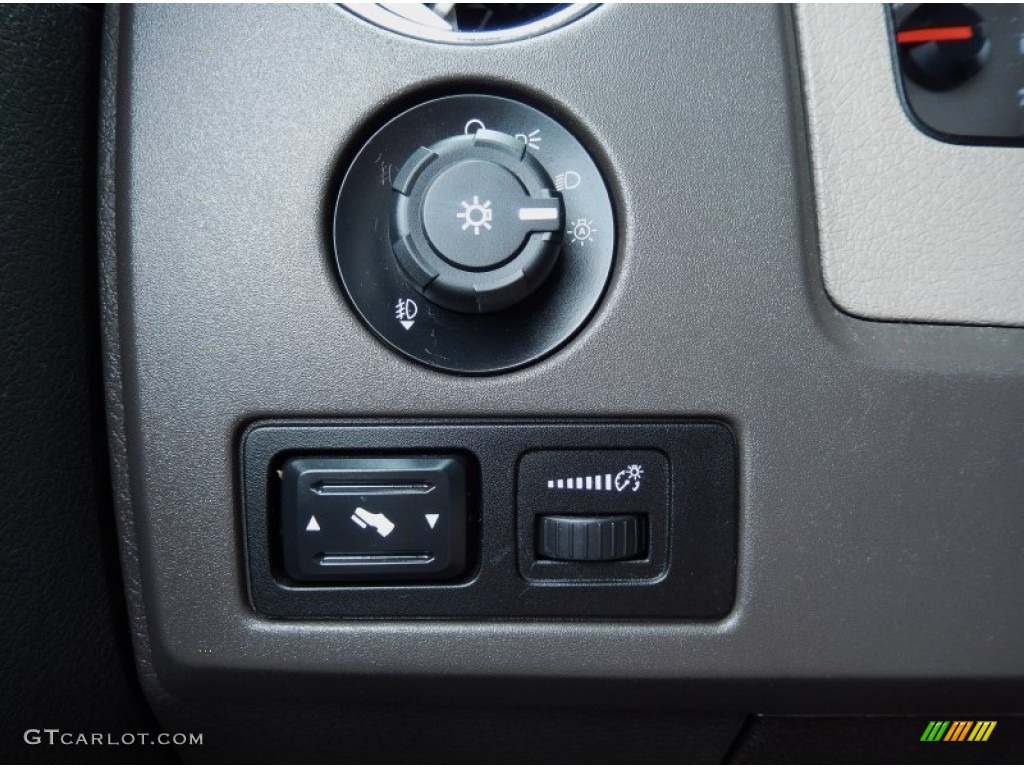2010 Ford F150 XLT SuperCab 4x4 Controls Photo #82997743