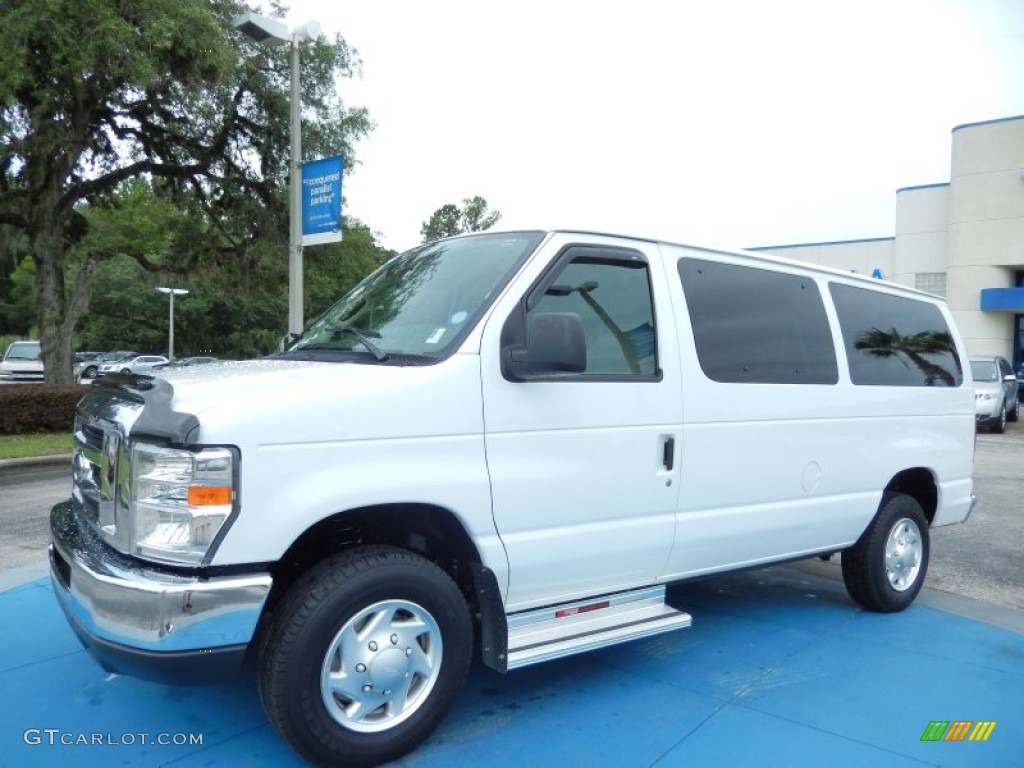 2011 E Series Van E350 XLT Passenger - Oxford White / Medium Pebble photo #1