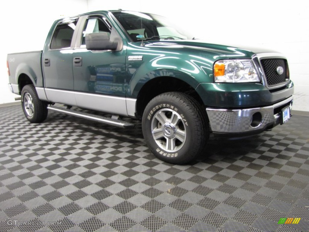 2007 F150 XLT SuperCrew 4x4 - Forest Green Metallic / Medium Flint photo #1