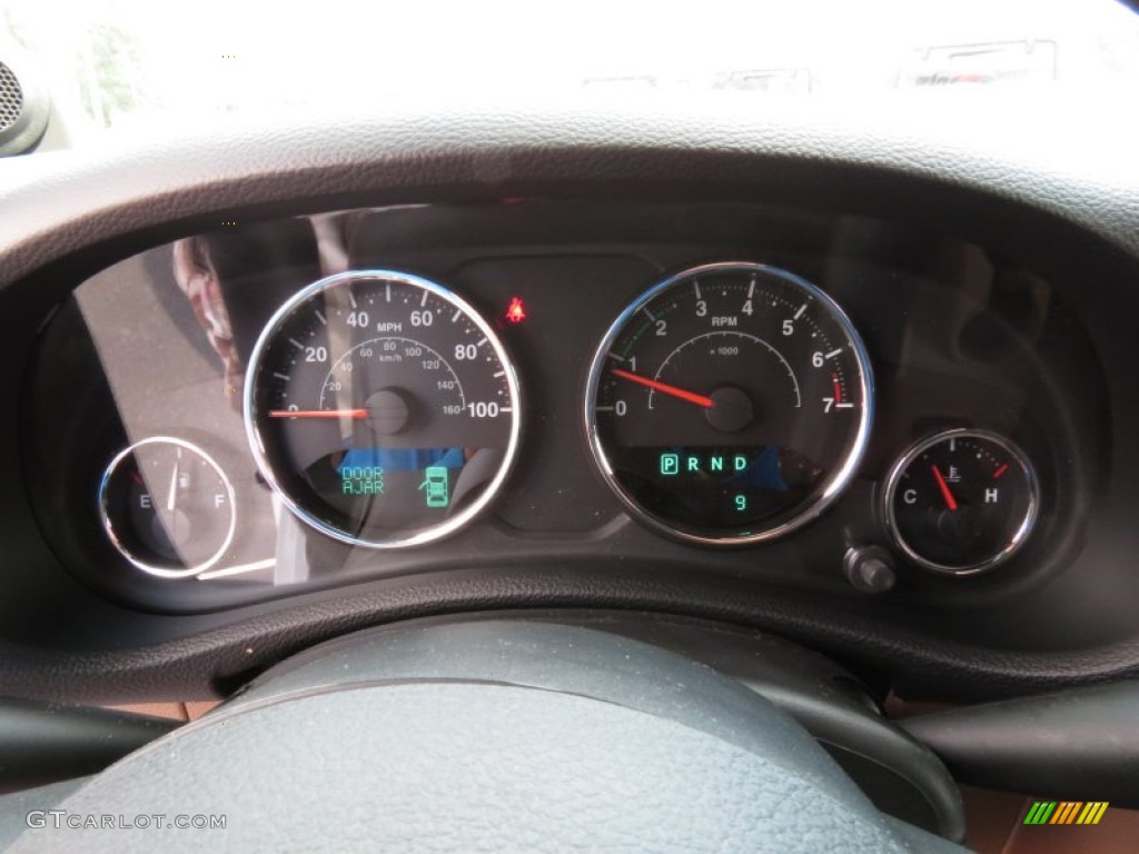 2013 Jeep Wrangler Sahara 4x4 Gauges Photos