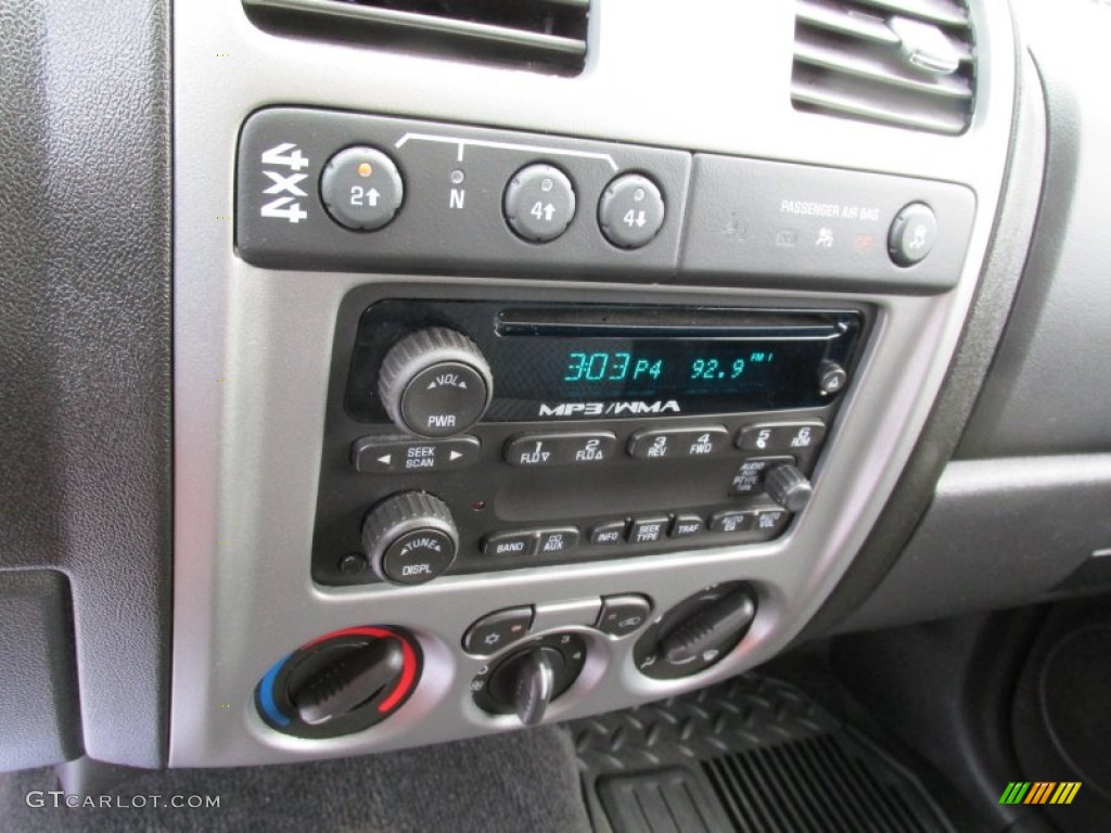 2010 Chevrolet Colorado LT Extended Cab 4x4 Controls Photos