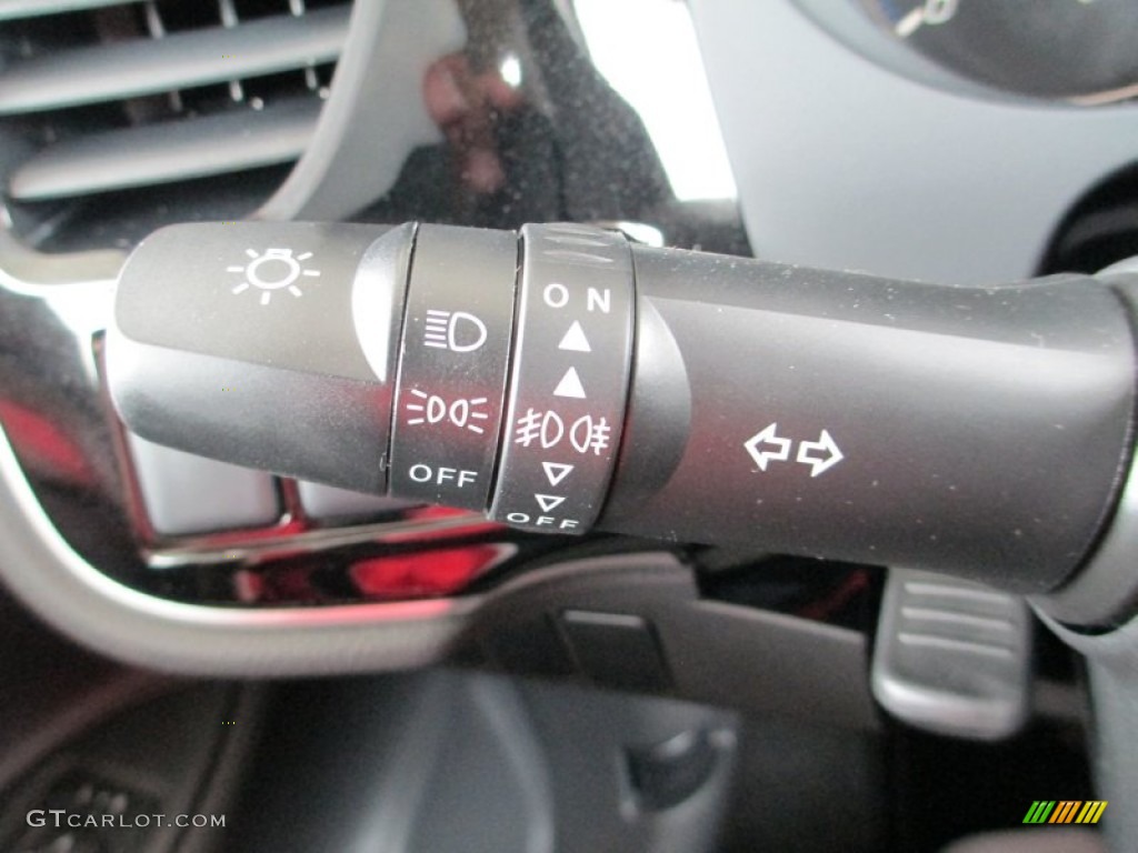 2014 Mitsubishi Outlander SE Controls Photo #83005874