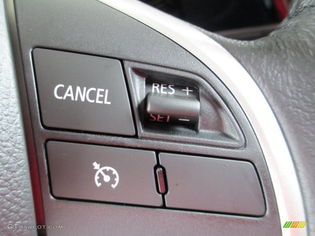 2014 Mitsubishi Outlander SE Controls Photo #83005889
