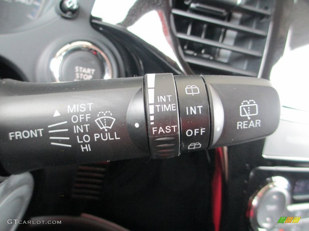 2014 Mitsubishi Outlander SE Controls Photo #83005914