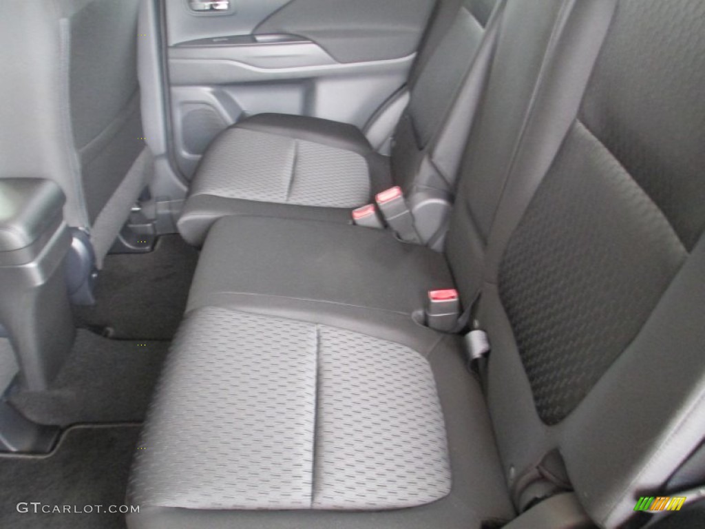 2014 Mitsubishi Outlander SE Rear Seat Photo #83006131