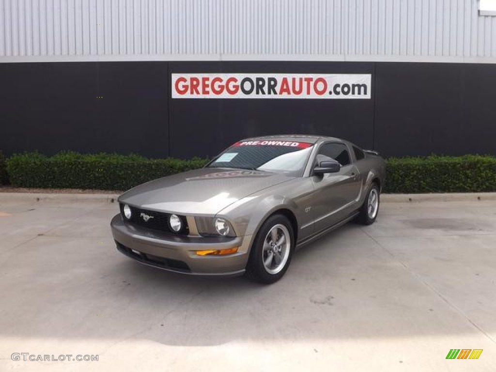 2005 Mustang GT Deluxe Coupe - Mineral Grey Metallic / Light Graphite photo #2