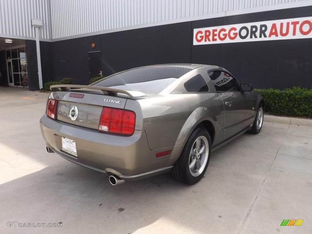 2005 Mustang GT Deluxe Coupe - Mineral Grey Metallic / Light Graphite photo #3