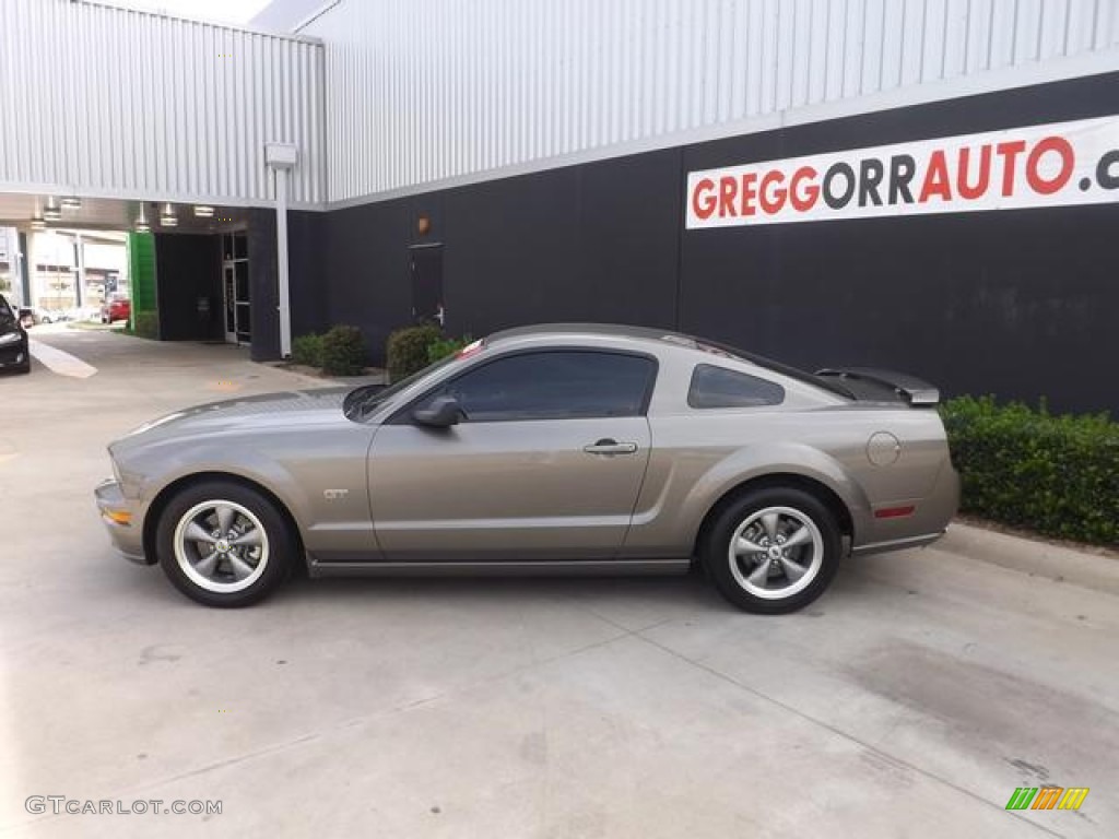 2005 Mustang GT Deluxe Coupe - Mineral Grey Metallic / Light Graphite photo #6