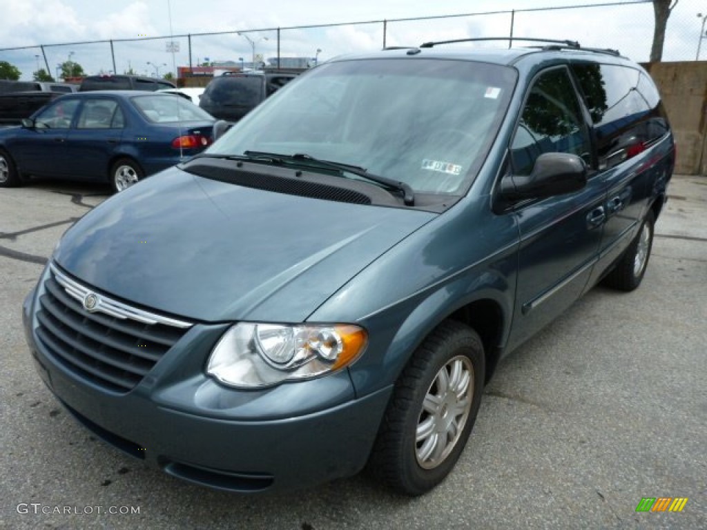 Magnesium Pearl 2007 Chrysler Town & Country Touring Exterior Photo #83008018