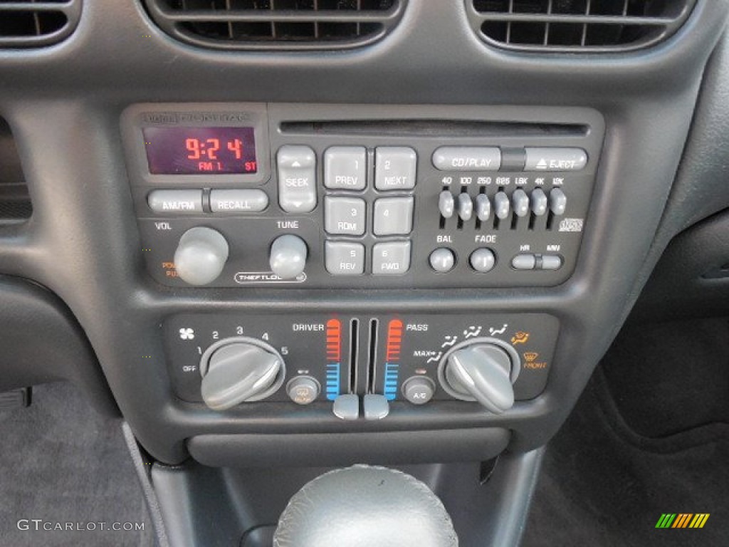 2001 Pontiac Grand Prix GT Coupe Controls Photo #83008097