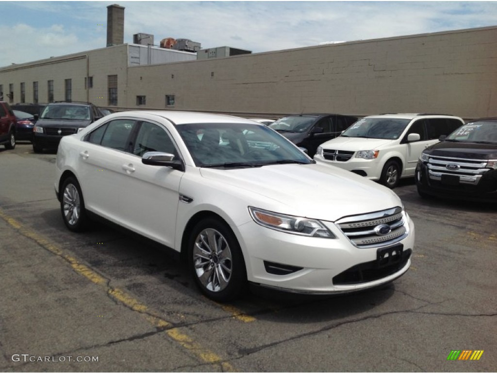 2010 Taurus Limited AWD - White Platinum Metallic Tri-Coat / Charcoal Black photo #7