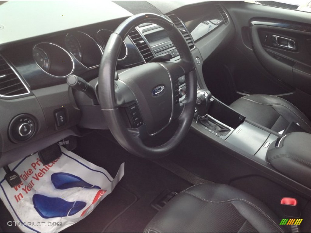 2010 Taurus Limited AWD - White Platinum Metallic Tri-Coat / Charcoal Black photo #10