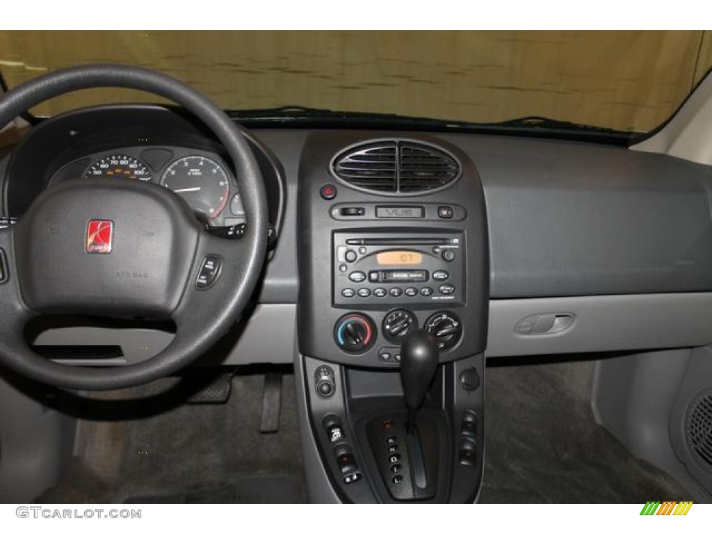 2003 Saturn VUE Standard VUE Model Dashboard Photos