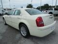 Cool Vanilla White - 300 Touring Photo No. 3