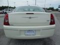 Cool Vanilla White - 300 Touring Photo No. 7