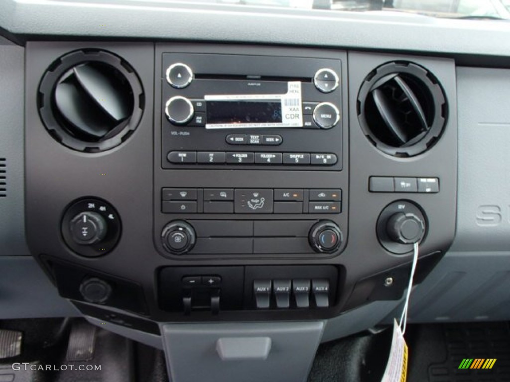 2013 Ford F350 Super Duty XL Regular Cab 4x4 Controls Photo #83012972